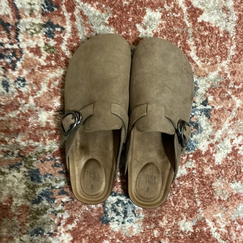 Tan clogs